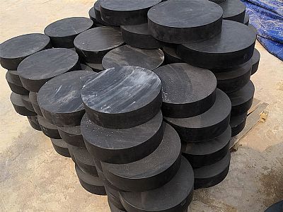 西塞山板式橡胶支座由若干层橡胶片与薄钢板经加压硫化